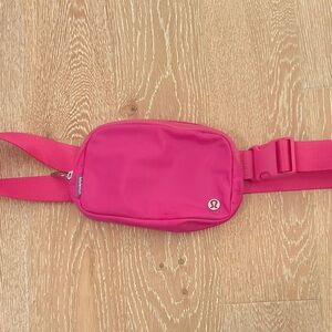 lululemon athletica Everywhere Belt Bag